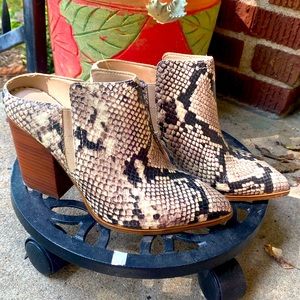 ALDOS SNAKESKIN HEELED SZ 7